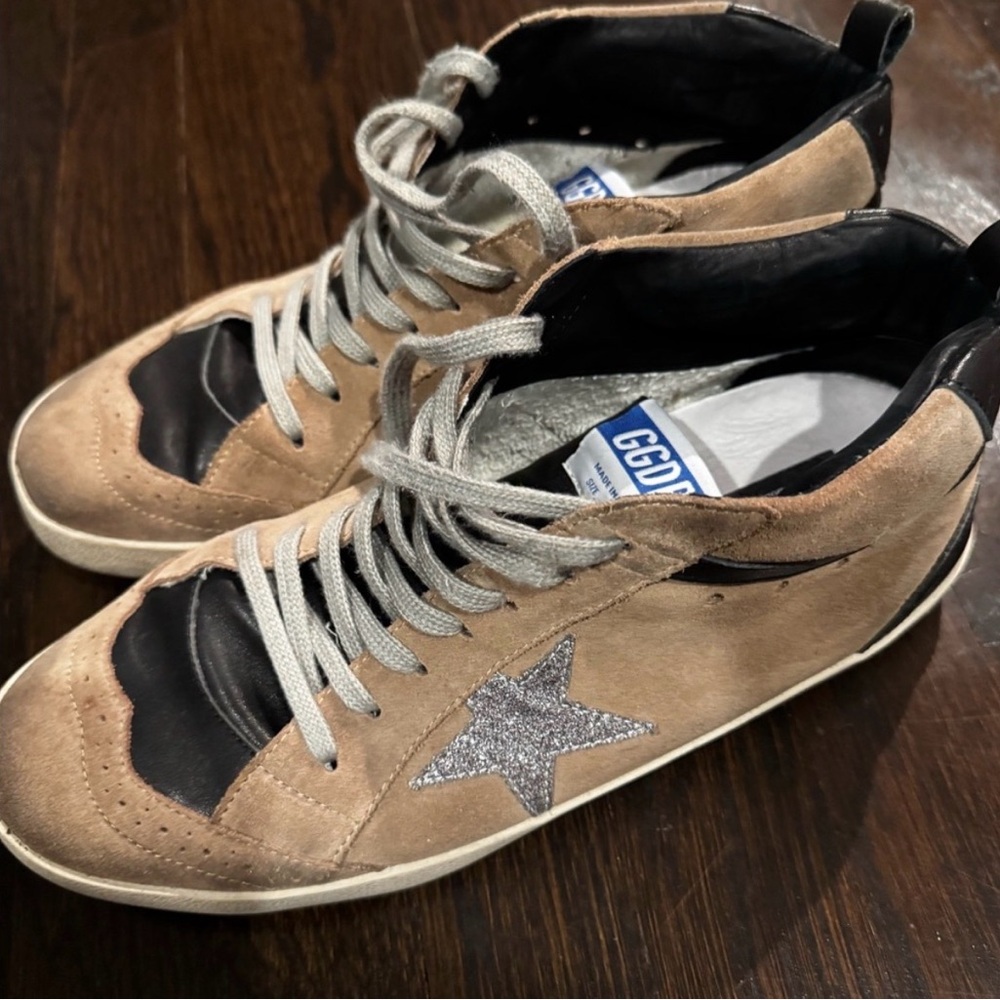 Golden Goose Men's Beige and Black Star Sneakers
